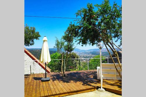 ระเบียง/ชานเรือน, היחידה - Hayehida in มาอาลอท์ ทาร์ชิฮา