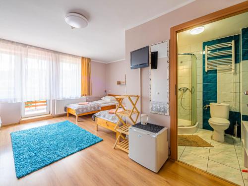 4 twin beds