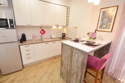 Studio Apartment image 5