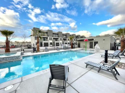 泳池, New Family-Friendly Townhome w/ Pool & Hot Tub in 聖喬治國家公園