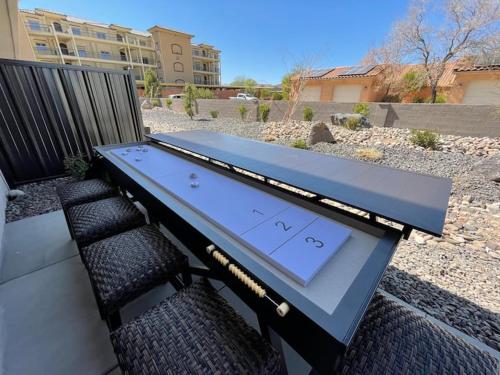 New Family-Friendly Townhome w/ Pool & Hot Tub in 聖喬治國家公園