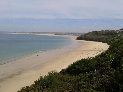 Thurlestone House - image 4