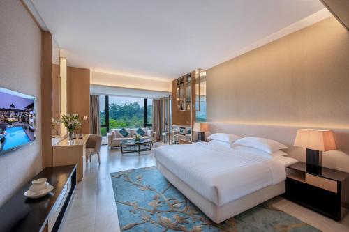 Mission Hills Hotel Resort Shenzhen in Longhua New District