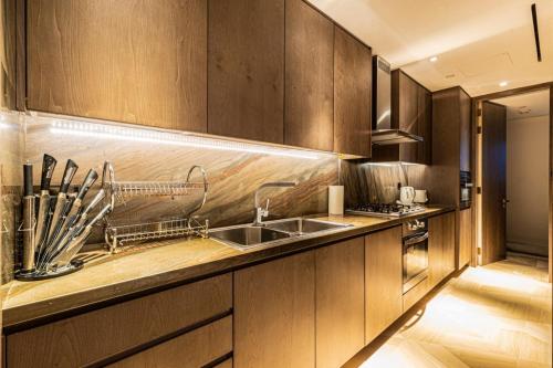 Luxury Apartment in Dubai's hottest Palm hotel - image 7
