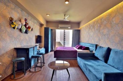 Airport luxurious studio