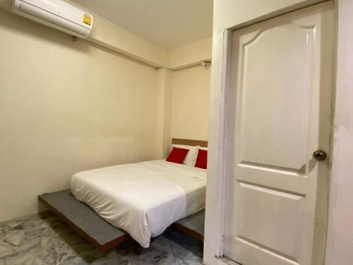 Laluna Room Type - Standard Double Room