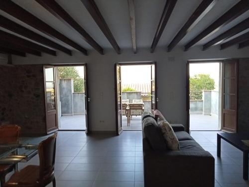 L'horitzó I (L'horitzo I) in El Pujol