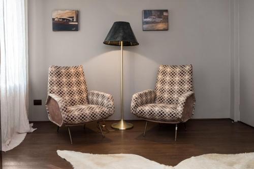 One-Bedroom Apartment image 9