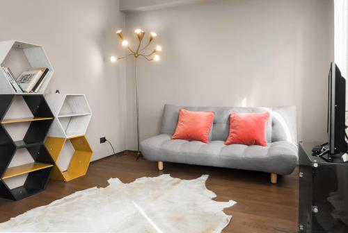 One-Bedroom Apartment image 8