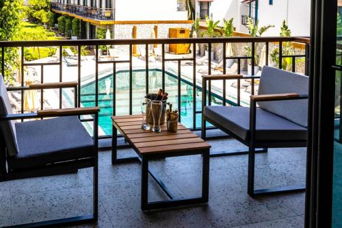 KHAI HOTEL BODRUM - 발코니/테라스