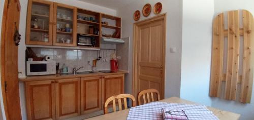 keittiö, Foki Apartman in Balf