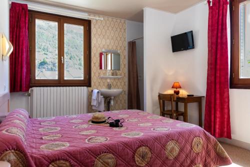 Double Room with Shared Toilet