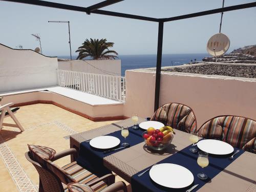  Sunset terrace with ocean views, Pension in Los Caideros