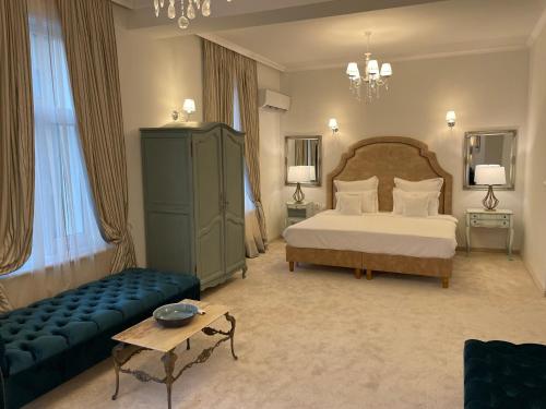 Deluxe Family Suite