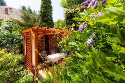  Bacchus Guesthouse in Eger
