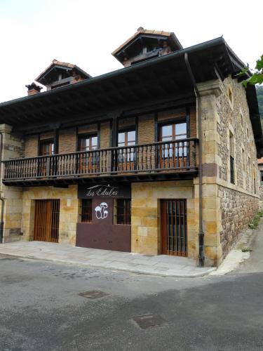 . Apartamentos Los Edules