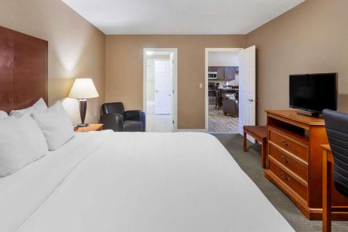 Comfort Inn & Suites Thousand Islands Harbour District