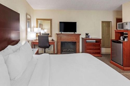 Comfort Inn & Suites Thousand Islands Harbour District