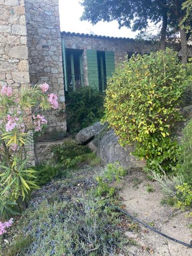 Villa Lumio, 8 couchages, piscine,vue mer.