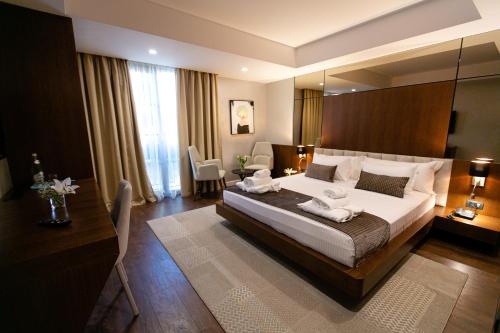 Hotel Sokrati, Тирана