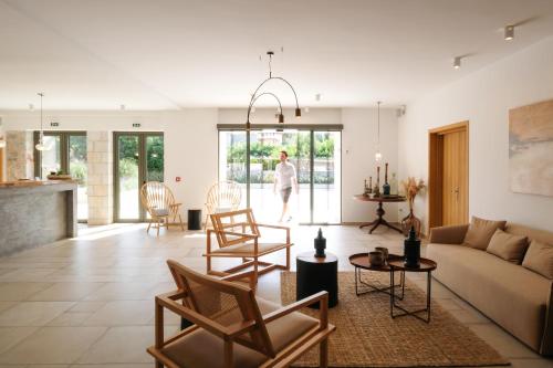 Vestabils, Margo Beach Hotel in Mavrovouni (Gytheio)