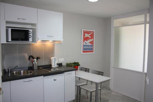 Superior Two-Bedroom Apartment image 8