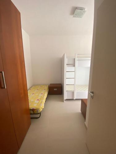 APARTMENT CIKU Lura 3 GJIRI LALZIT