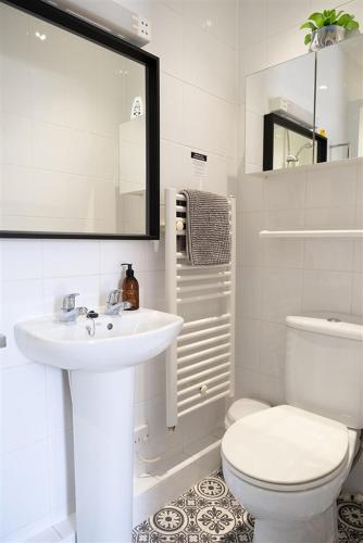 Mory House - image 8