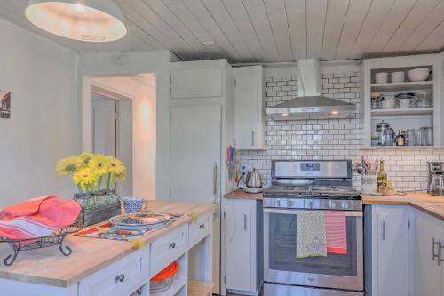 Chic Bungalow Yard and Fire Pit about 2 Mi to Downtown in Santa Fe, USA