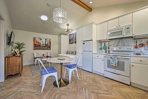 Bright Cottage Unit 8 Miles to Disneyland! - main image