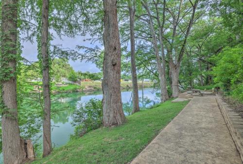 Quaint New Braunfels Condo with Community Pool! - image 2
