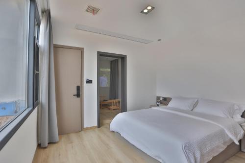 Heaven's Gate Home Stay --free pick up service--panoramic view of Tianmen Mountain Heaven's Gate Home Stay --free pick up service--panoramic view of Tianmen Mountain