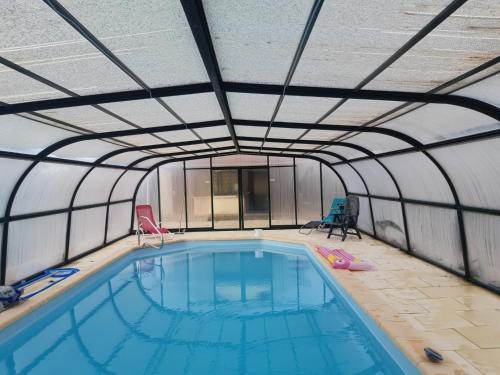 . maison a la campagne avec piscine