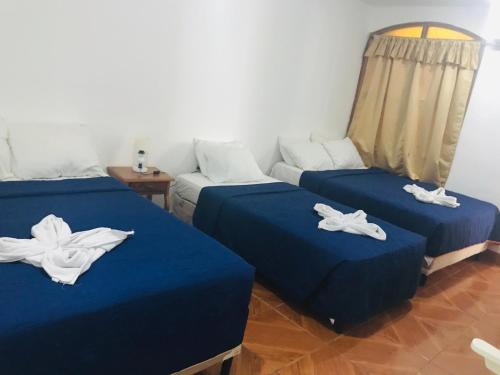 2 double beds, 1 twin bed