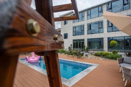 ทัศนียภาพภายนอกโรงแรม, Heaven's Gate Home Stay --free pick up service--panoramic view of Tianmen Mountain near สนามบินจางเจียเจี้ย