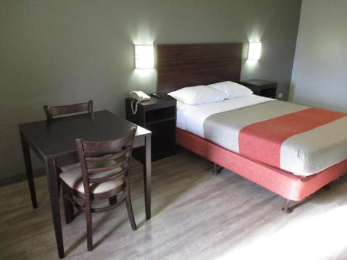 Travelodge by Wyndham Lansing in Lansing, USA