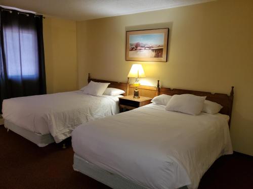 2 double beds