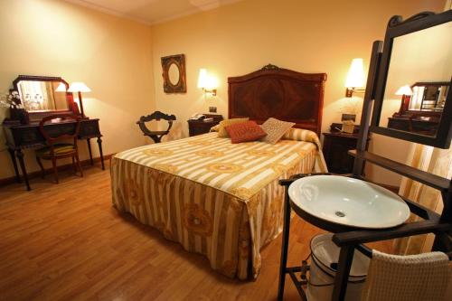 . Hotel El Pentágono