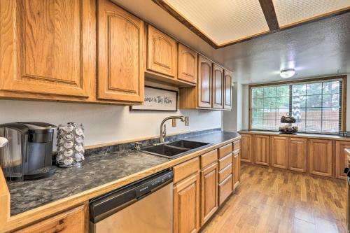 Flagstaff Home with Private Patio Near Golf and Hiking - image 12