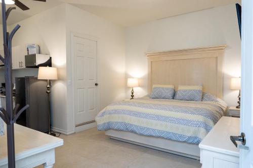 One-Bedroom Apartment image 10