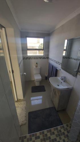 Bathroom, Cottage self catering unit with ensuite. in Kidd's Beach