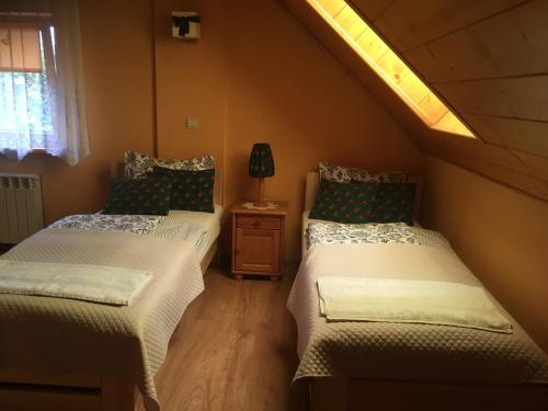 2 twin beds