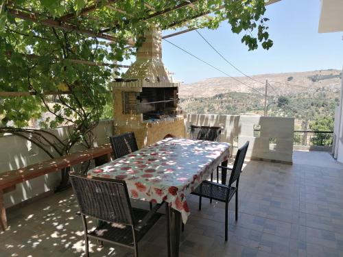  160 m2 village house "Arkadi" in Khárkia