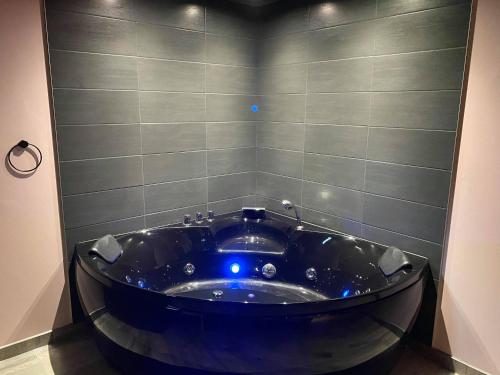 Spa, Mine d'Amour in Airport