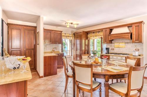 APPARTAMENTI FIORI DEL LAGO - Apartment - Garda