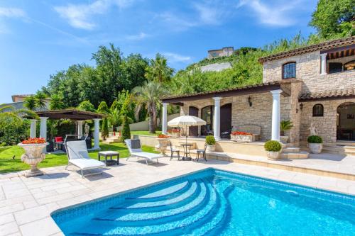 Magnificent 5 stars villa with pool & open view in Cagnes-sur-Mer - Welkeys - Location, gîte - Cagnes-sur-Mer