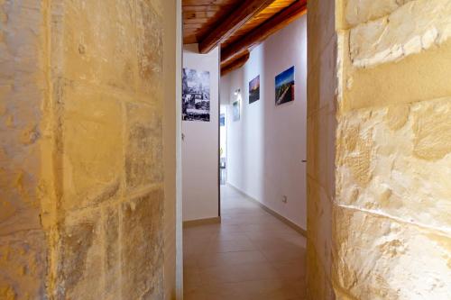 One-Bedroom Apartment image 10