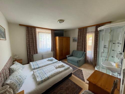 1 queen bed