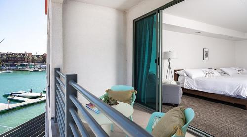 Heat Hotel - image 10