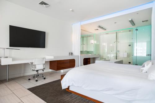 Heat Hotel - image 2